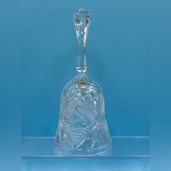 Six Large Vintage Crystal Bells. Wedding Bells. Dinner Bells. Wedding Showe… - Picture 5 of 10